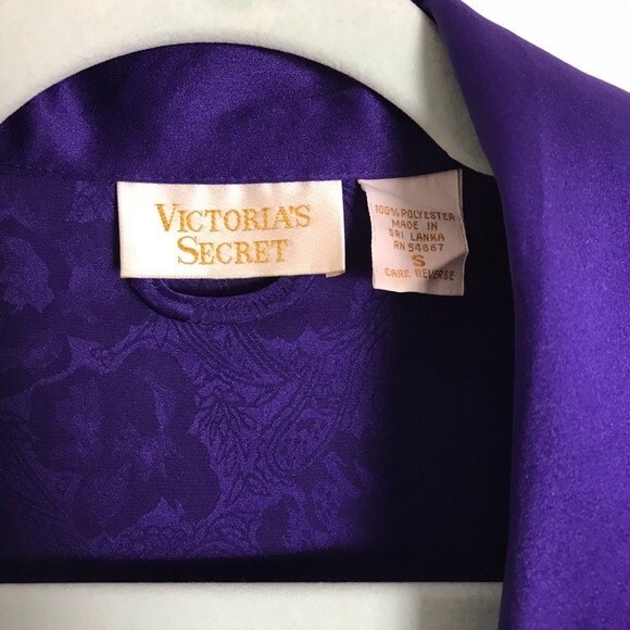 Victoria Secret Gold Tag Vintage Robe- Purple Floral- Shoulder pads- Size Small - Picture 5 of 8